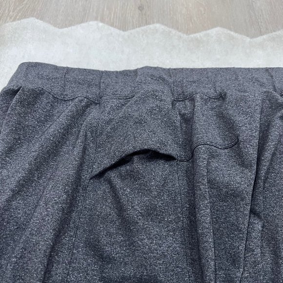 Lululemon 9" Men's Dark Gray Sweat Shorts - Picture 5 of 6